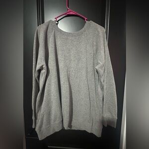 Gray, light-weight sweatshirt. Torrid, size 0.